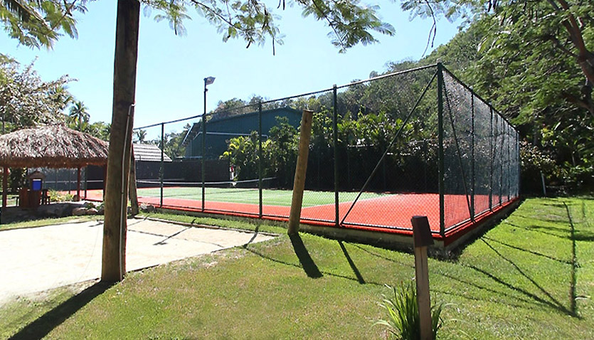 Castaway Island Resort Tennis