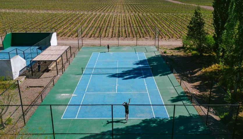 La Morada Lodge Tennis Court
